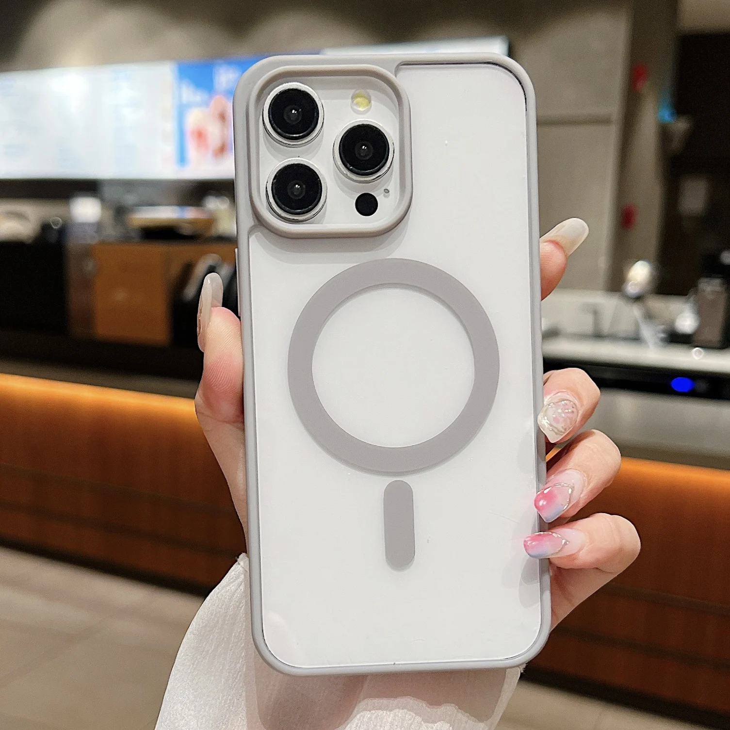 Sleek Magnetic Transparent Wireless Charging Case - Fashion Edition