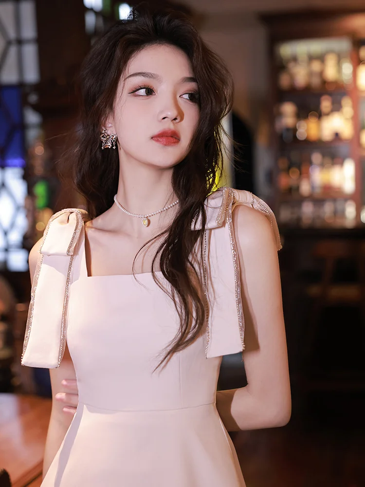 

French style small evening dress for women with a high-end sense of luxury and light luxury. High end small people can wear