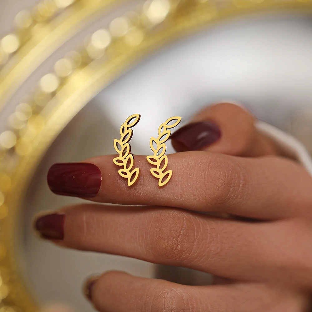 New Fashion Curved Design Sense Hollow Leaves Stud Earrings - Image 5