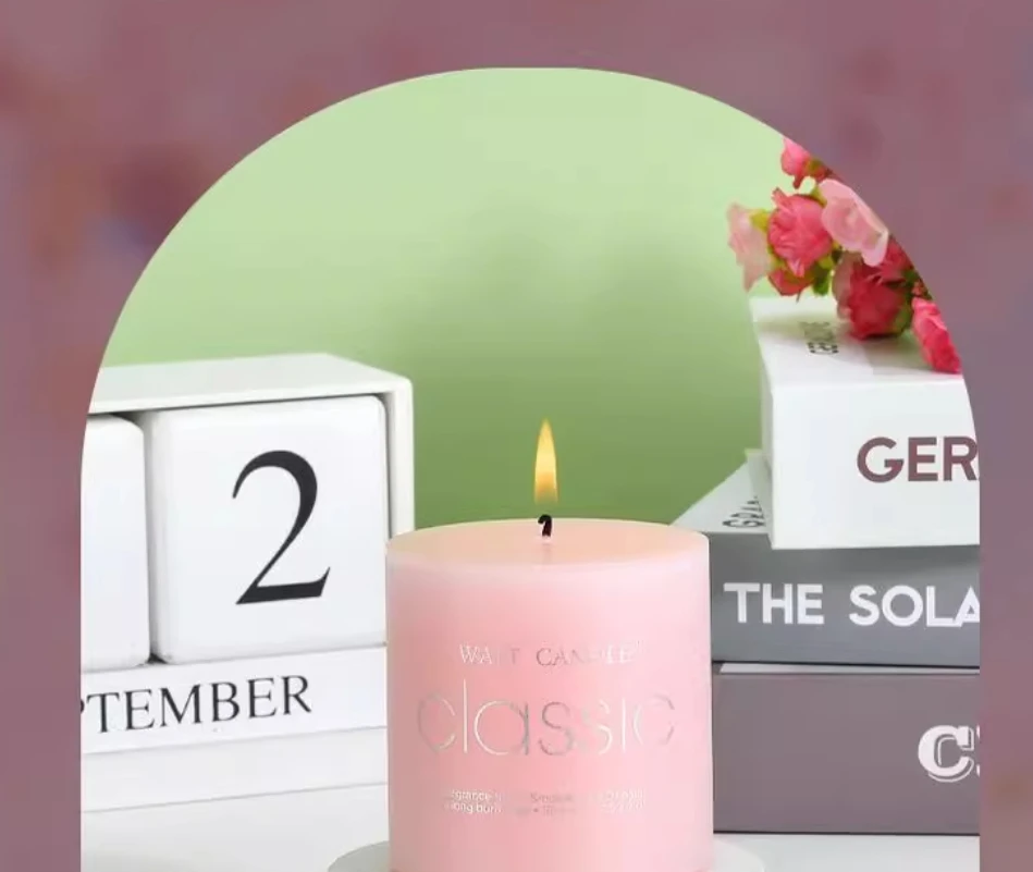 Cylindrical high-value romantic aromatherapy candles for smoking and sleep aid, French desktop candles for home use