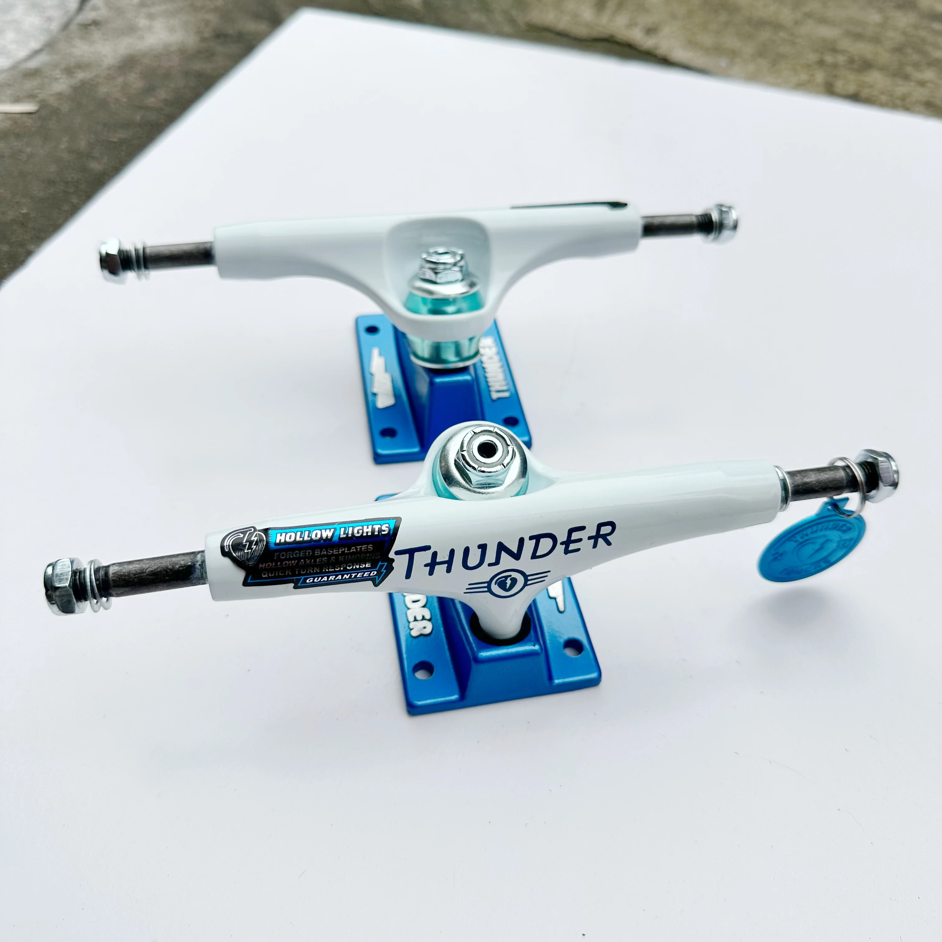 Skateboard Accessories Original 5.25inch VENTURE thunder MID skateboard trucks AEGLE hollow professional level skateboard truck