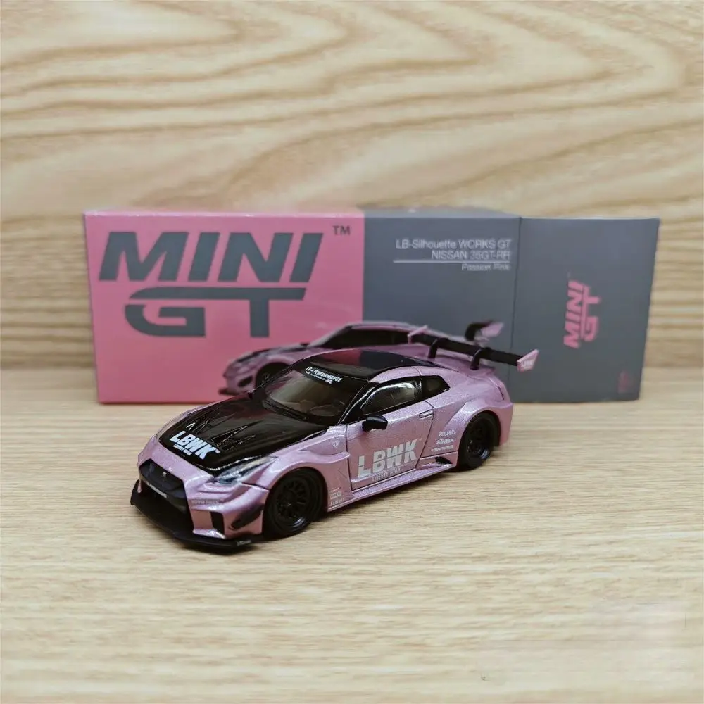TSM Mini Gt 1/64 #418 NISSAN 35GT-RR Ver.2 Passion Pink LB