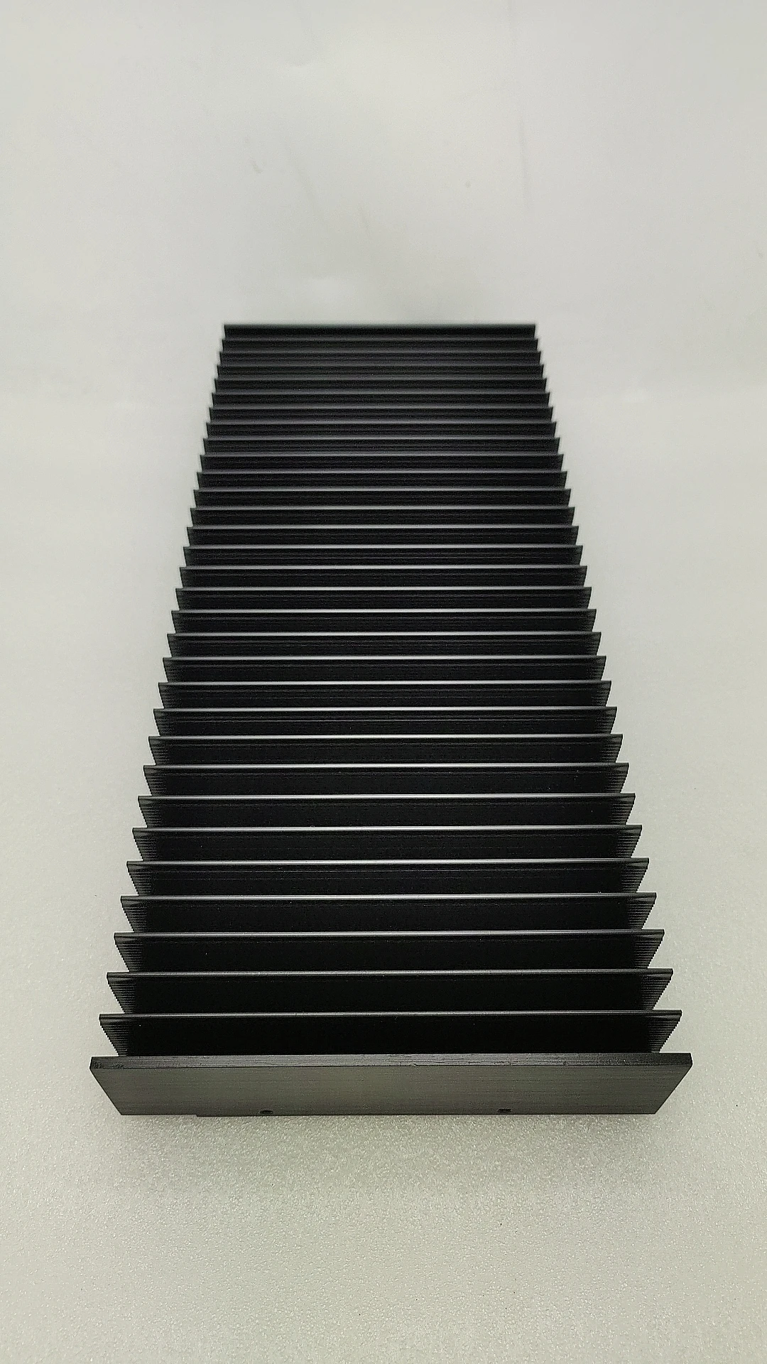 

1pcs Full Aluminum E Heatsink HIFI Aluminum radiator for power amplifier