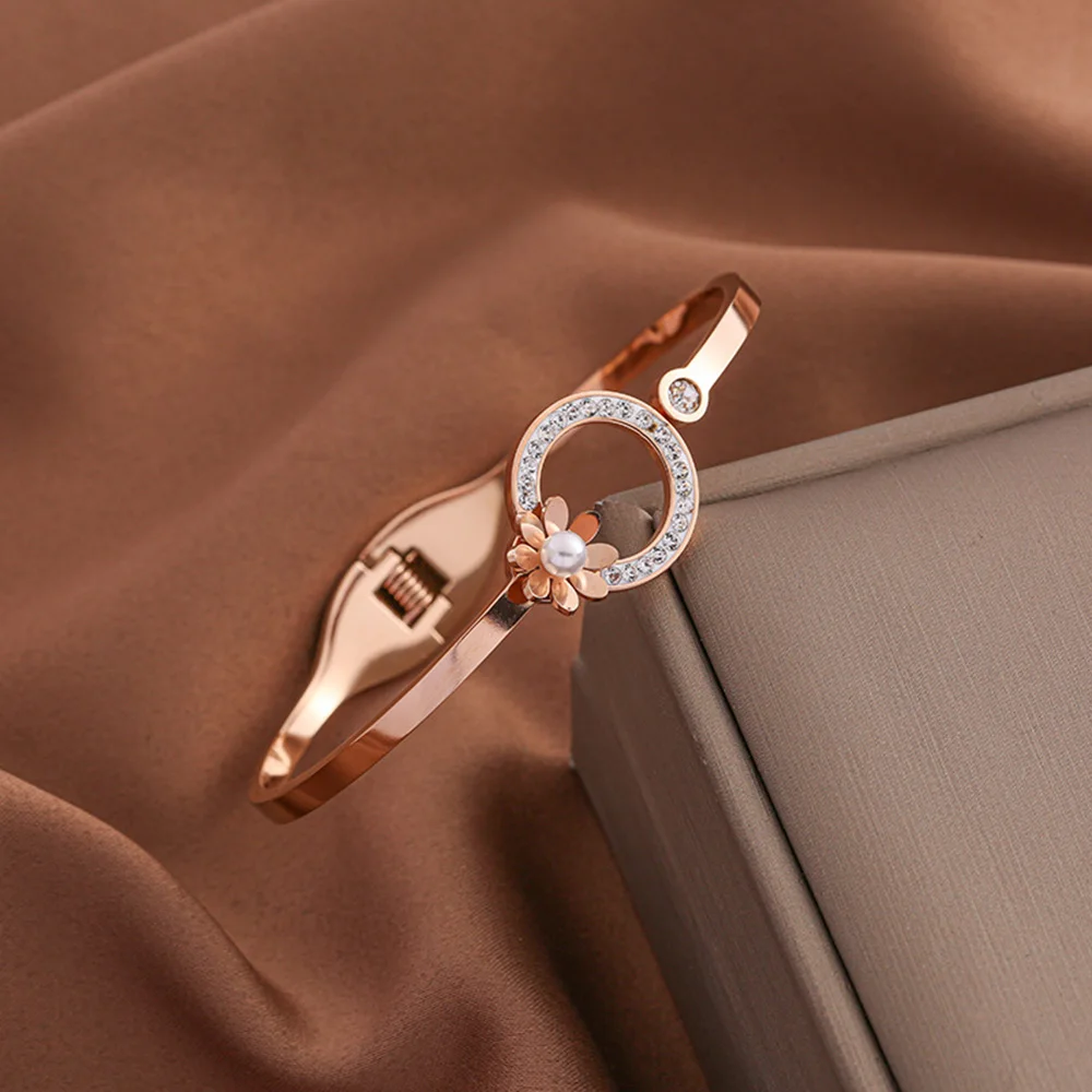 316L Five Leaf Clover Daisy Zircon Hollow Round Open Bracelet Women's Fashion Gold Plated Cuff Bracelet Waterproof Jewelry 4