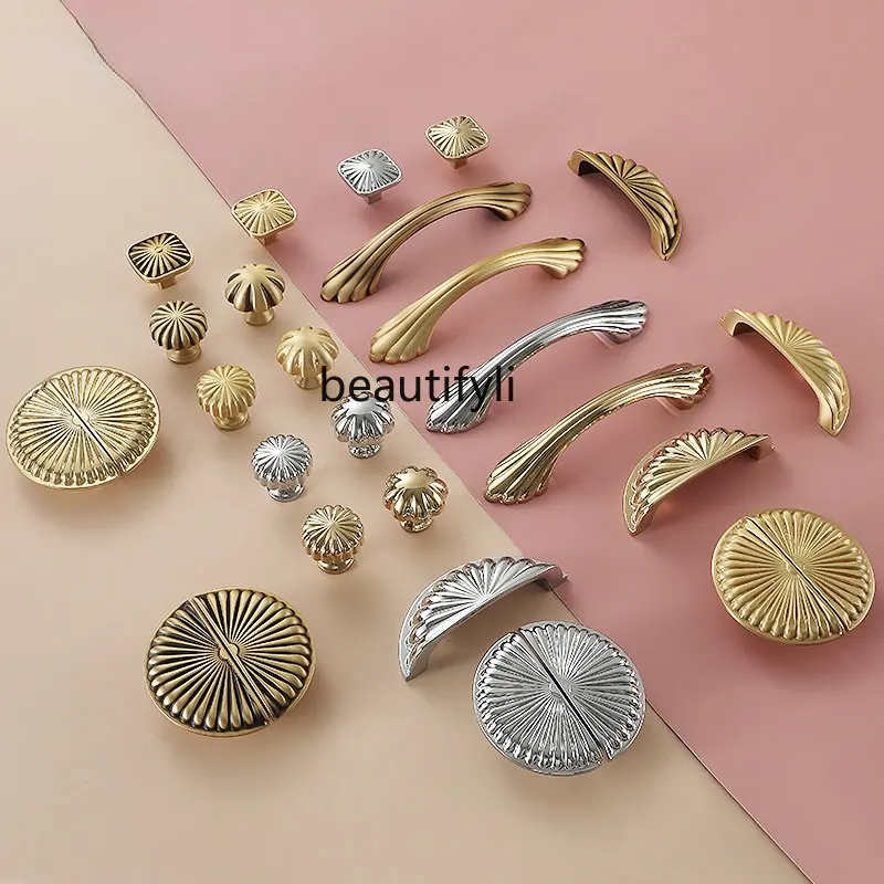 

LHY French Entry Lux Wardrobe Shell Handle Drawer Single Hole Full Brass Cabinet Door Handle