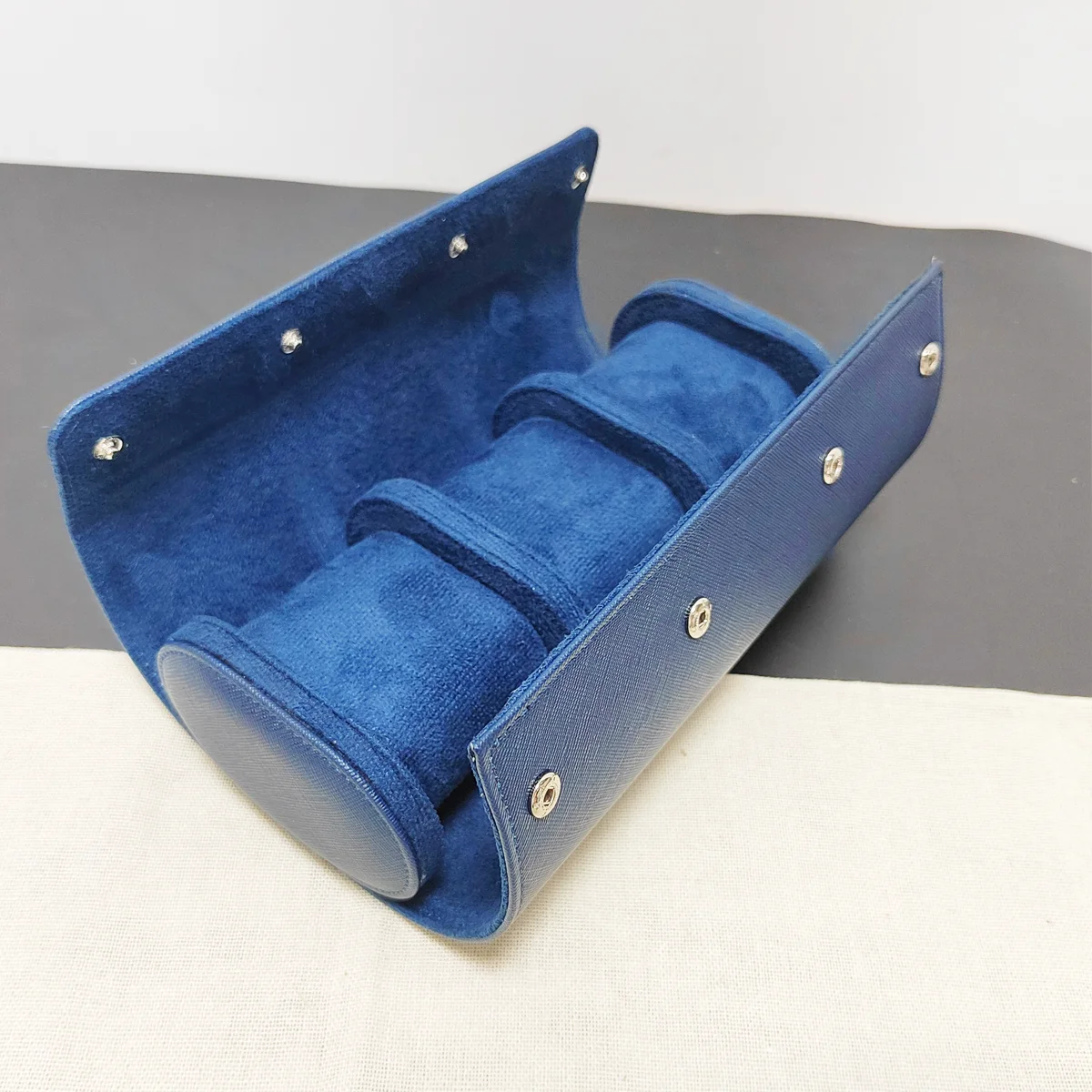 rangement intérieur étui montre