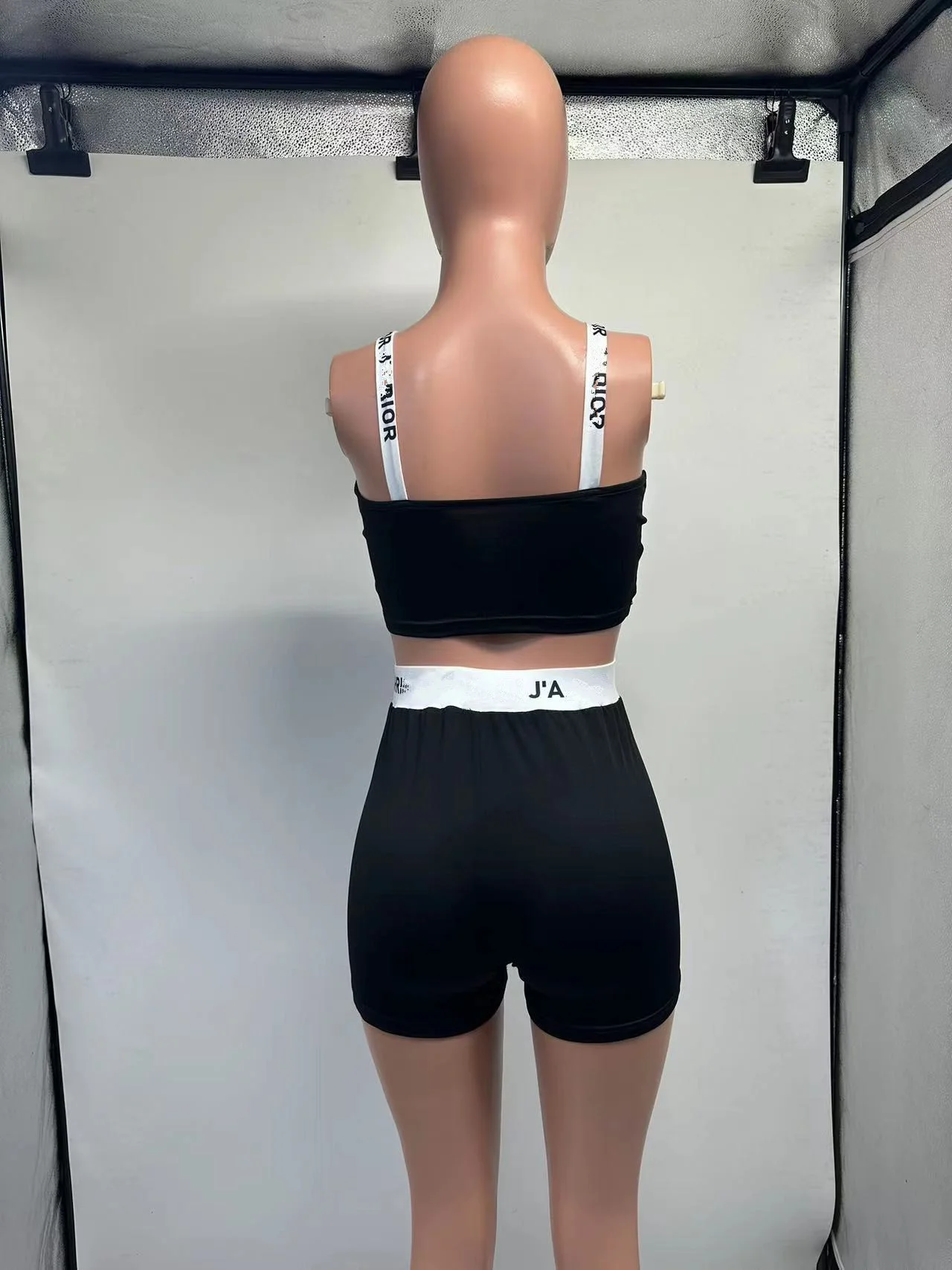 Рисунок 5 - Женский комплект бикини с бюстгальтером