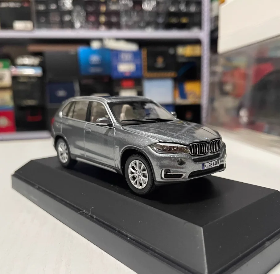 S8a442a5cc1e8478385fc1d3f8544b0cdu