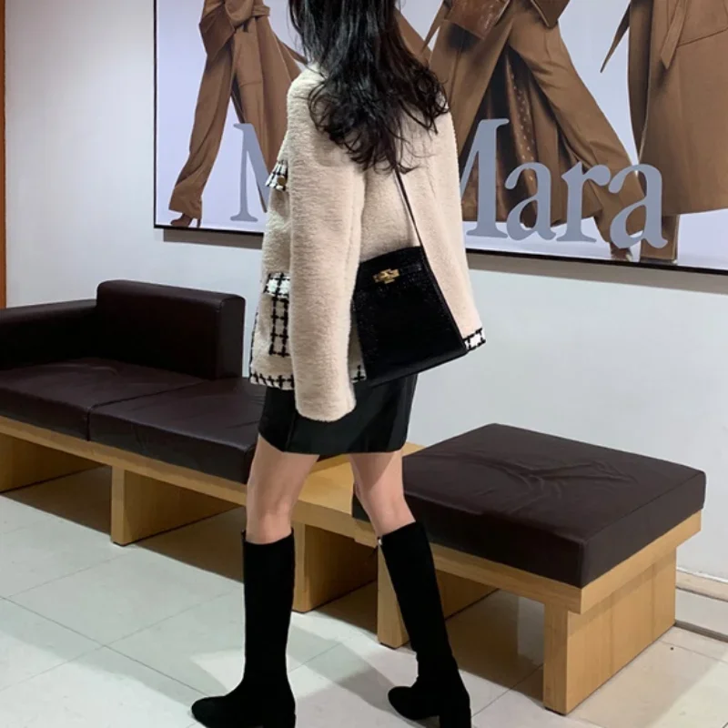 Winter Warm Fake Fur Contrast Tweed Coat Women V-neck Fashion Pocket Single-breasted Granular Lambswool Loose Casual Fur Jacket