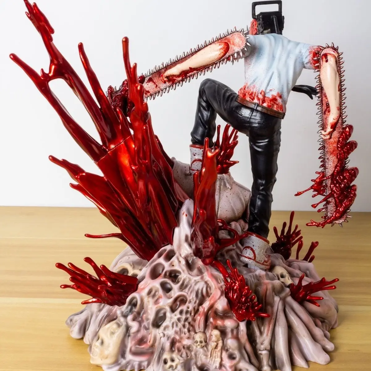 14.5cm sentado homem motosserra denji figura pochita sangue demônio anime  desktop ornamentos coleção brinquedos modelo - AliExpress