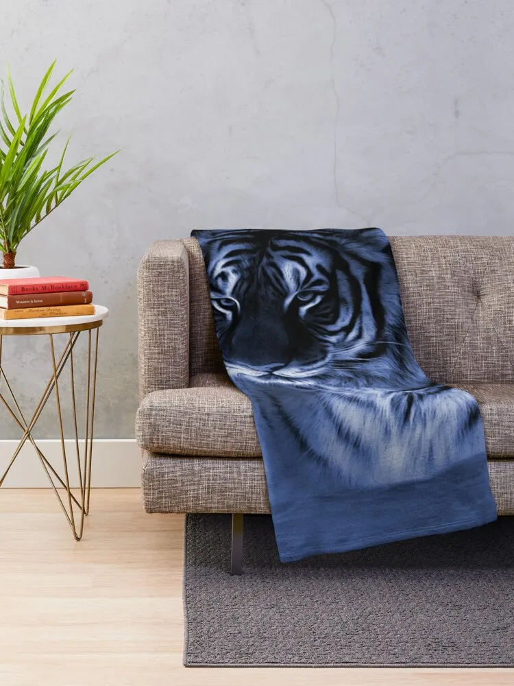 ȣ���� ȣ���� ������ ��� �� ������ ũ�μ� �߰��� ���� ħ�� ��� ū ���