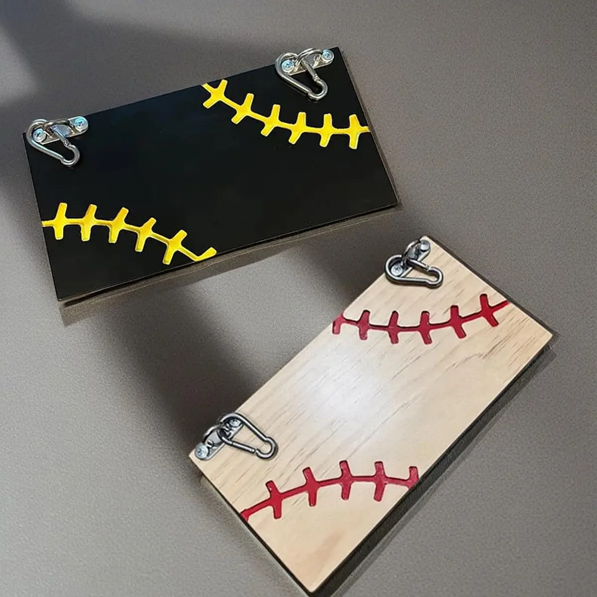 Suspended wooden footrest, portable baseball fence, durable and adjustable foot support for spectators