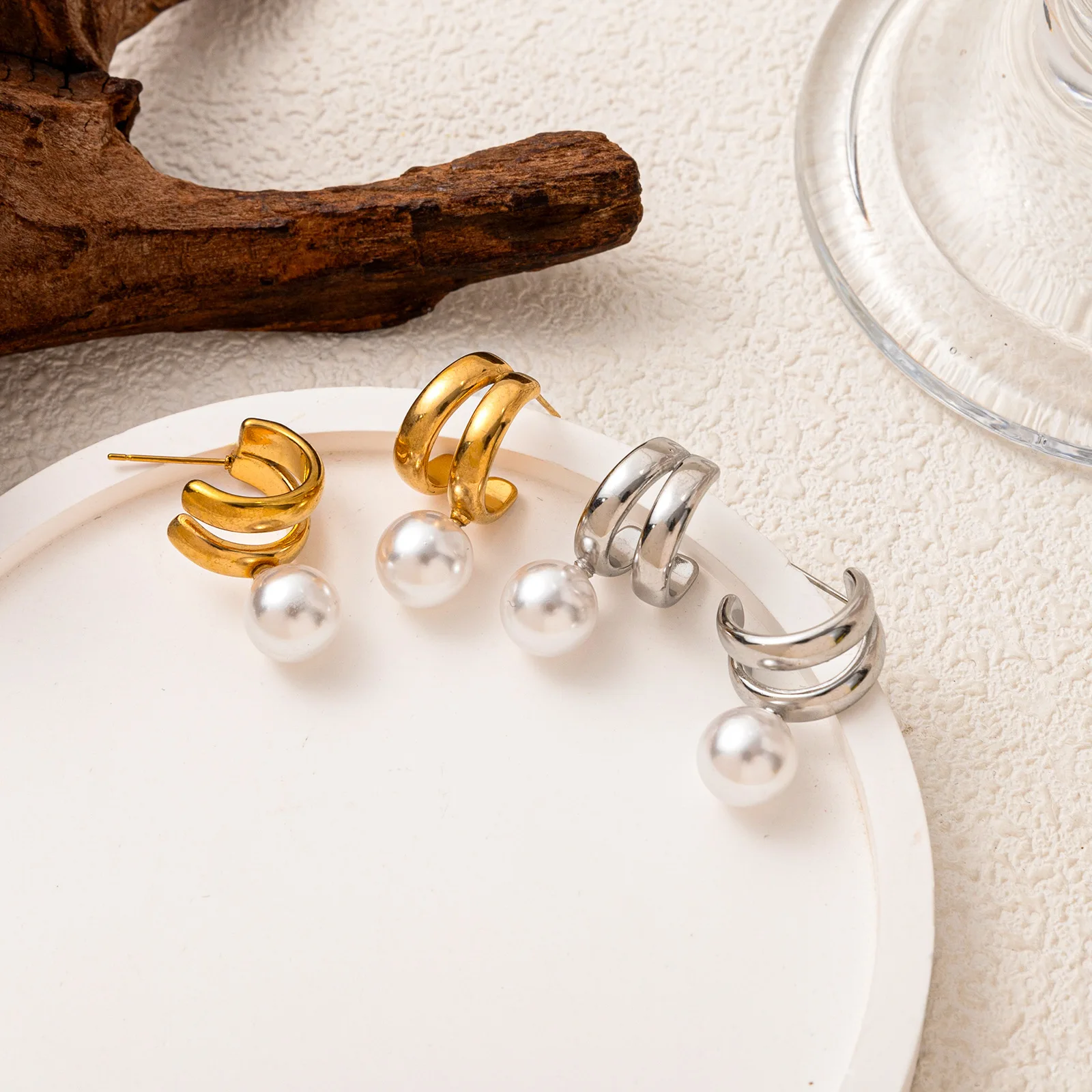 PVD Statement Hollow Out Double Metal CC Huggie Earring Waterproof Polished 18K Gold Plated Pearl Pendant Ear Hoops Chic Jewelry