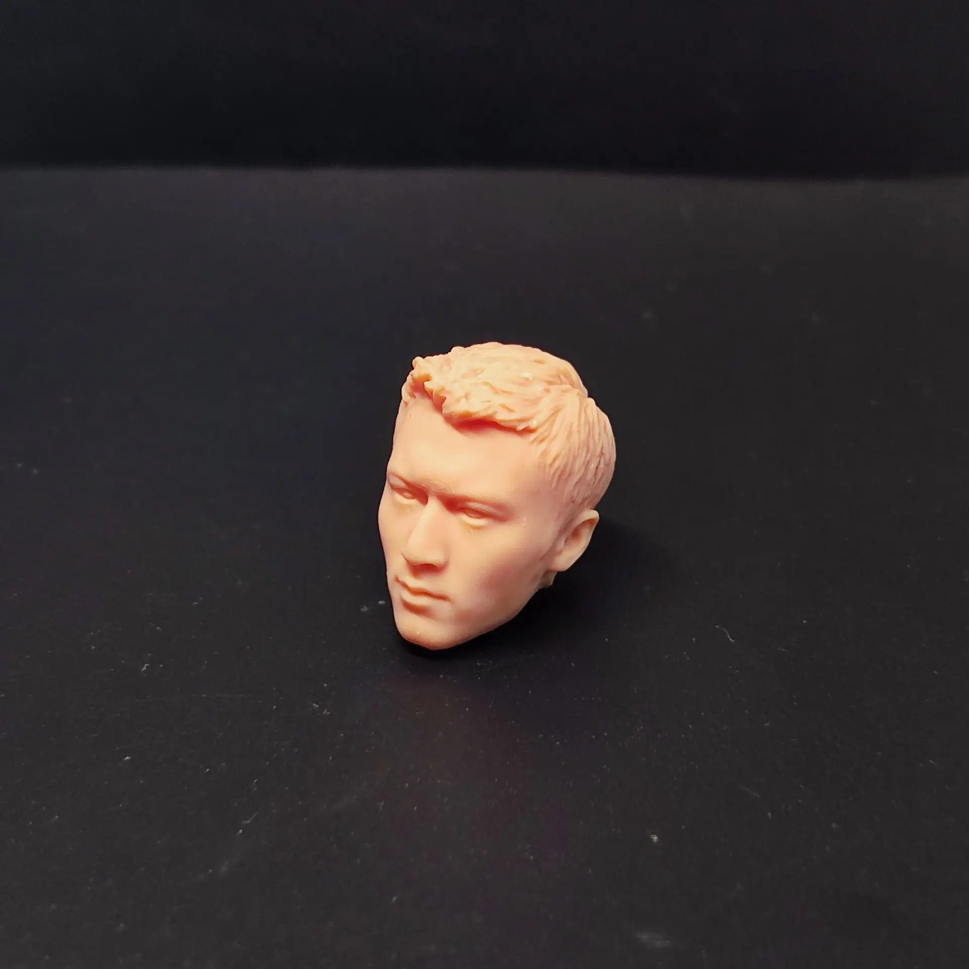 Finn Jones Cabeza Esculpida Sin Pintar Para Figura De 1 18 6 7 SHF finn-jones-cabeza-esculpida-sin-pintar-para-figura-de-1-18-6-7-shf
