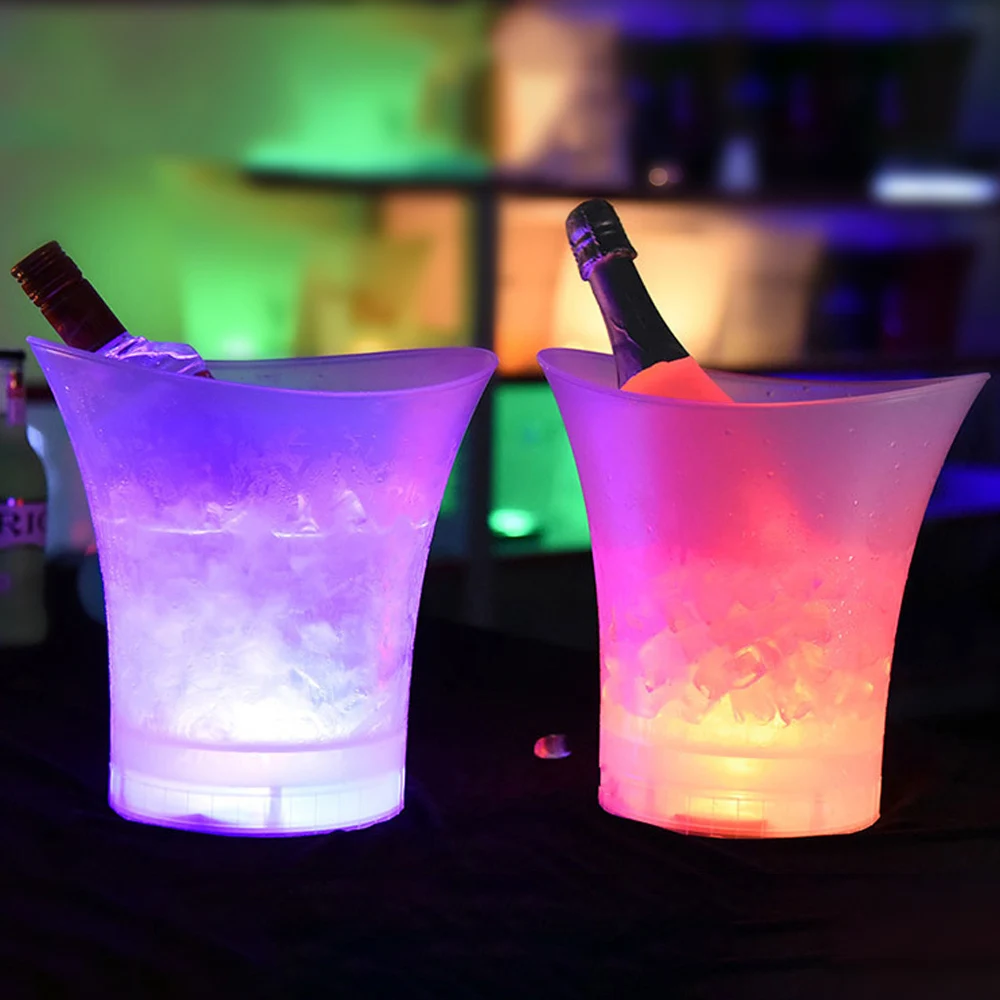 4 Color LED LED Light Up Champagne Beer Bucket Bars Night Party New Waterproof Plastic Ice Bucket 5L Bars Nightclubs