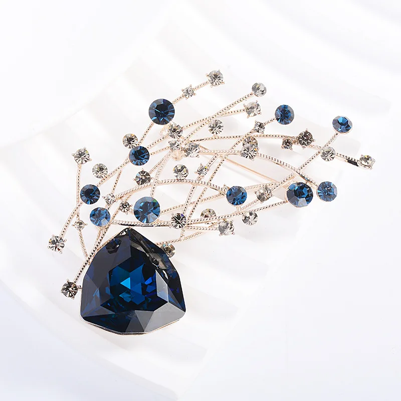 Exquisite Super Flash Imitation Crystal Flower Large Brooch High-grade Temperament Female Coat Coat Niche Design Sense Pin