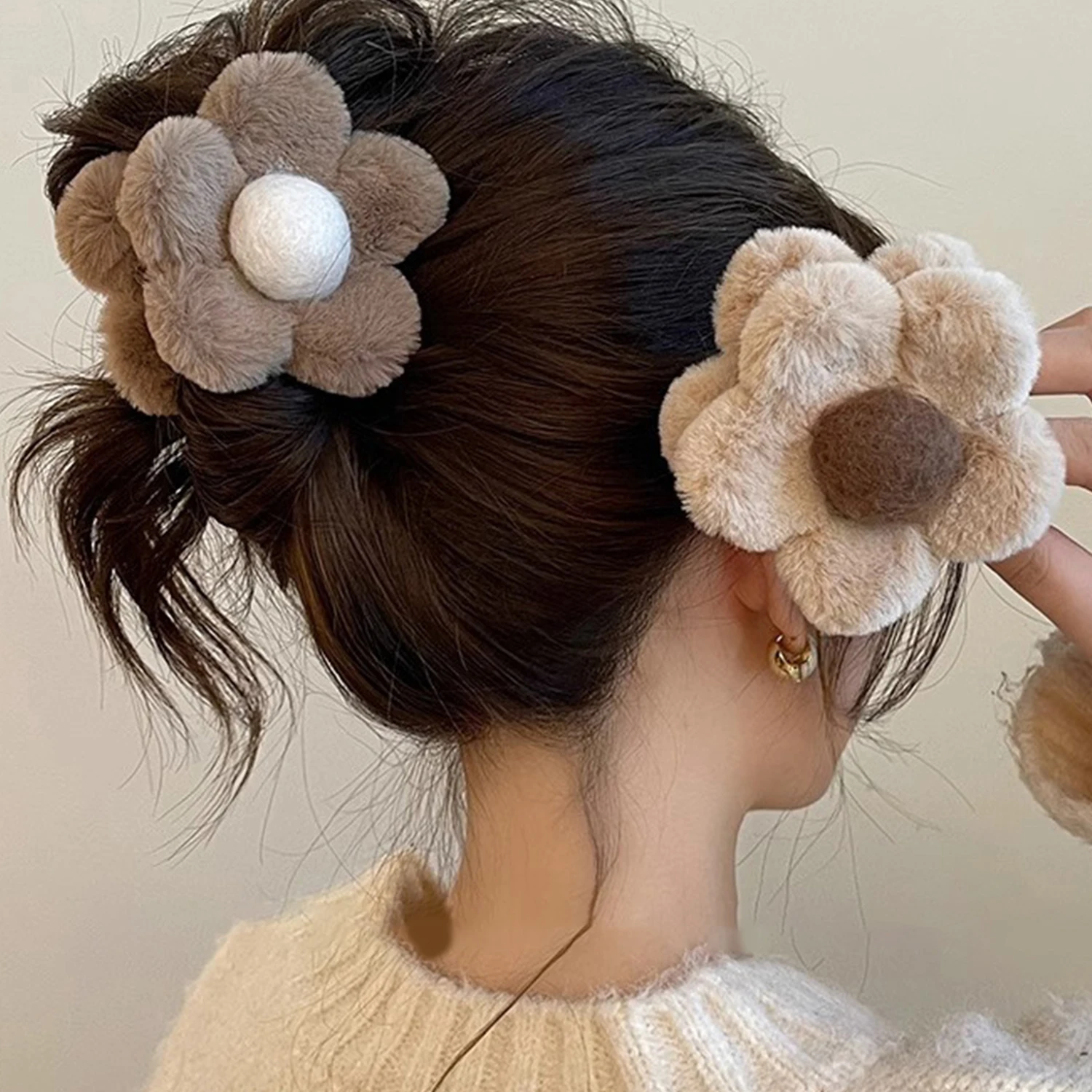 

1PC Sweet Plush Flower Hair Claw Large Shark Clip Simple Barrettes Crab Hair Clips Hairgrips Autumn Winter Hair Accessories