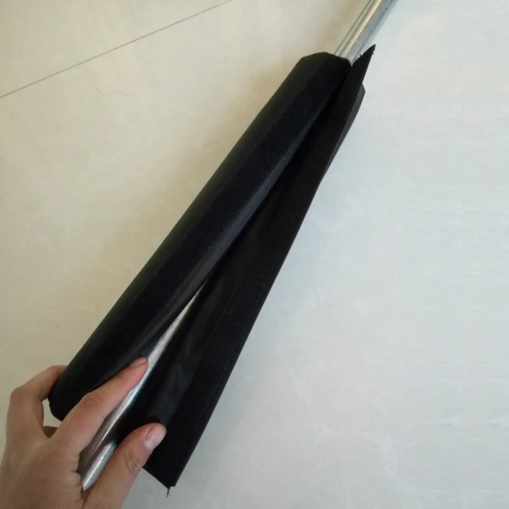 1Pcs 바벨 패드 스쿼트 어깨 목 지지 쿠션은 후방 압력을 줄여 충격을 흡수합니다. 쉽게 부착하고 제거할 수 있습니다. 체육관 가방 친화적입니다.