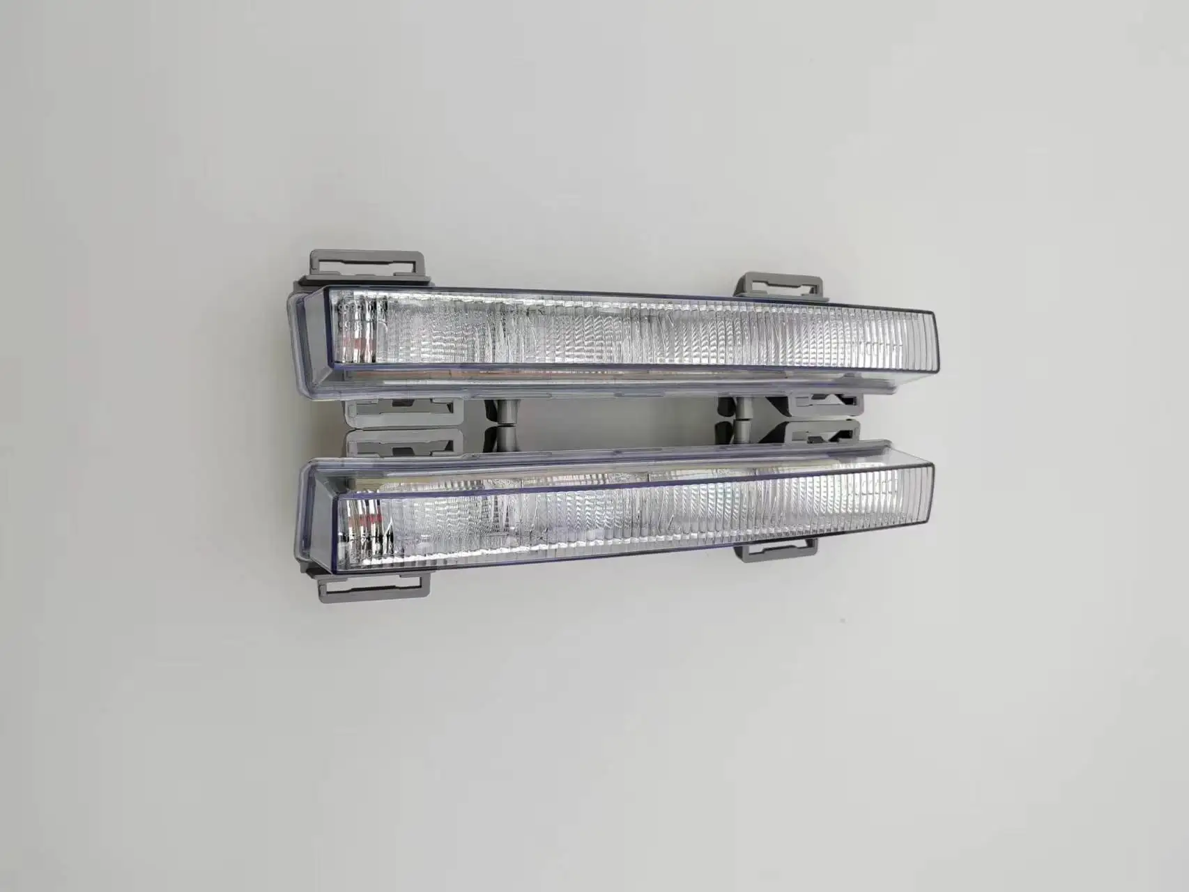 OE; A2049065401 A2049065501 Suitable for Benz Left or Right LED Daytime Running Lights AND DRL Fog Lights W166 ML320 ML350 ML400