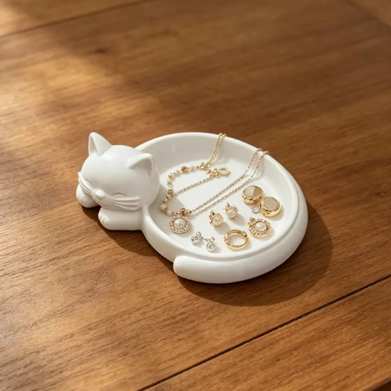 Vassoio portaoggetti a forma di gatto. Per riporre gioielli, chiavi e altri oggetti. Ideale per organizzare e ordinare la scrivania - immagine 4