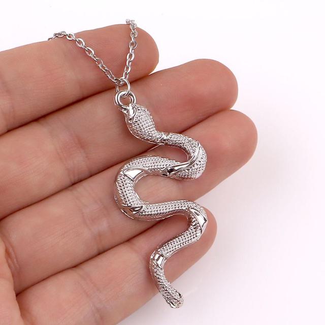 Punk Styles Gold Crystals Snake Stud Earrings for Women Party Retro Stud Earings Hip Hop Street Punk Jewelry Girl Gifts