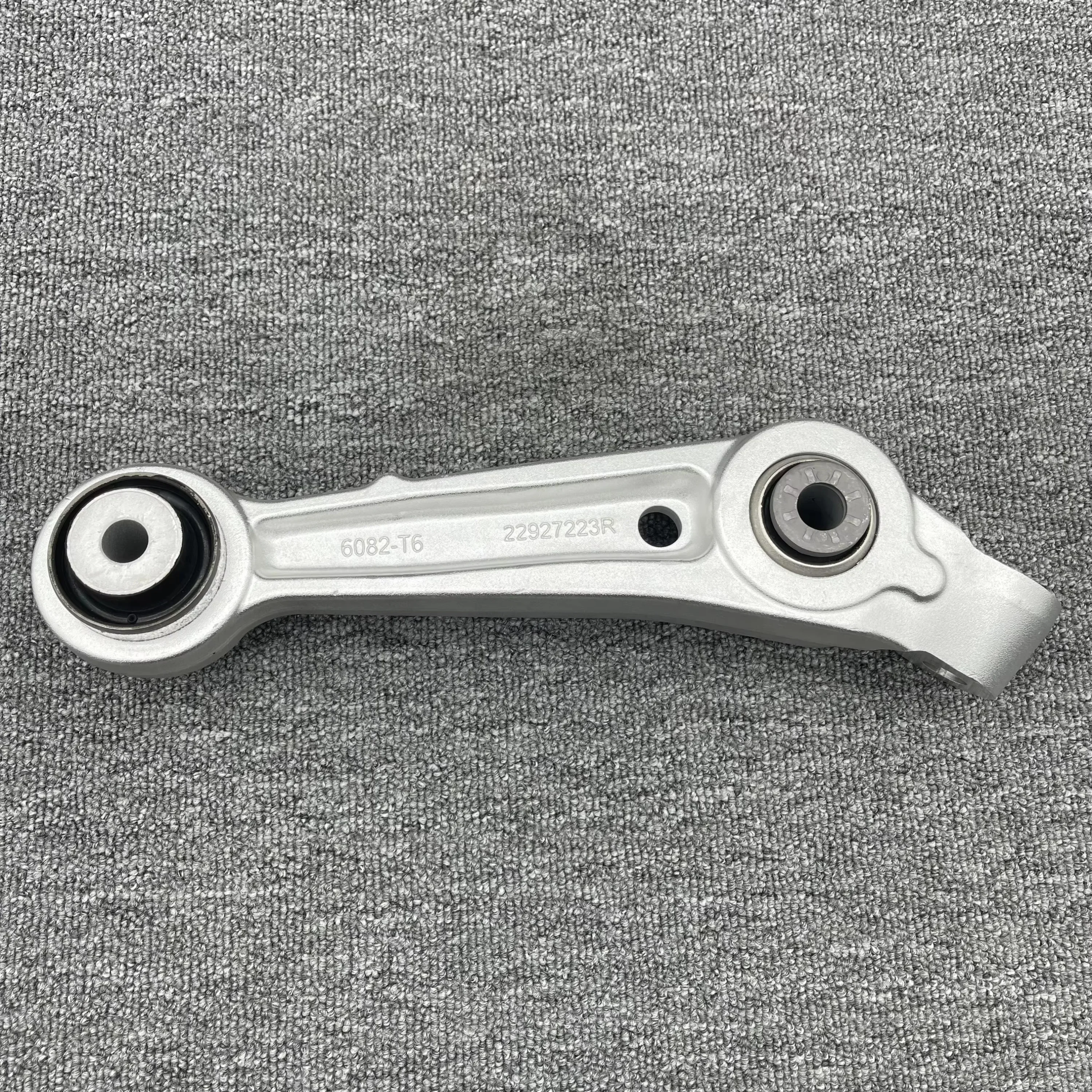 OEM 84008403 84008404 캐딜락 CT6 2016-용 고품질 프론트 로워 스트레이트 컨트롤 암 키트
