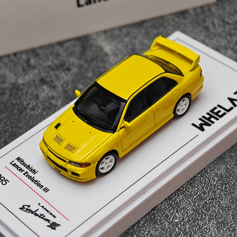 WHELART 1:64 랜서 에볼루션 III (EVO 3) - 조명 기능이 있는 노란색 자동차 모델 디스플레이 컬렉션 휴일 선물