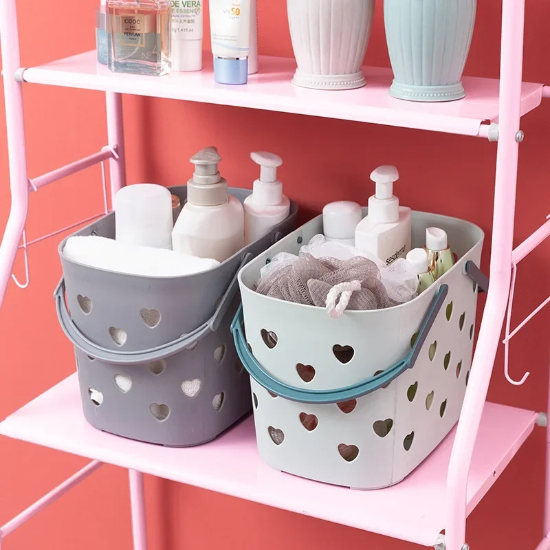 

Heart-shaped Hollow Bath Basket Basket Portable Cute Plastic Hand-held Love Bath Basket Bathroom Toiletry Basket Bath Basket