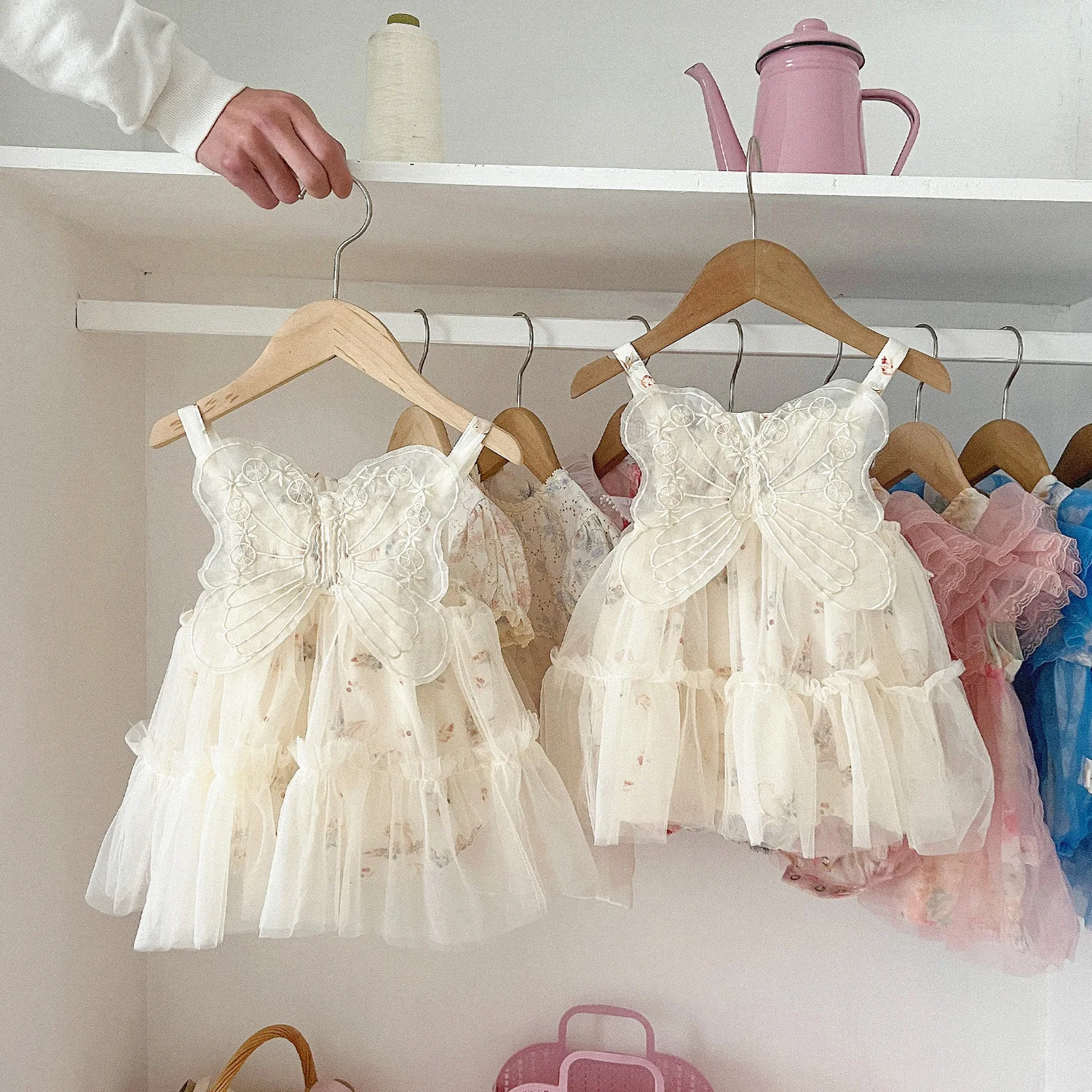 

2023 Summer Infant Tulle Dress Baby Girl Princess Tutu Wings Flowers Dresses Toddler Sleeveless Mesh Sundress Newborns Clothes