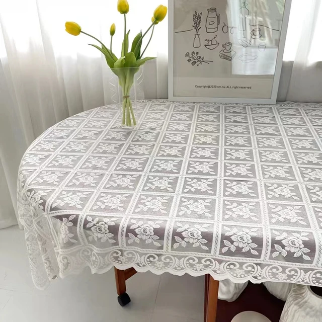 Une nappe en dentelle brodée antique - Nappe carrée en polyester avec processus de coupe de fleur élégante de couleur unie, 100% polyester 5