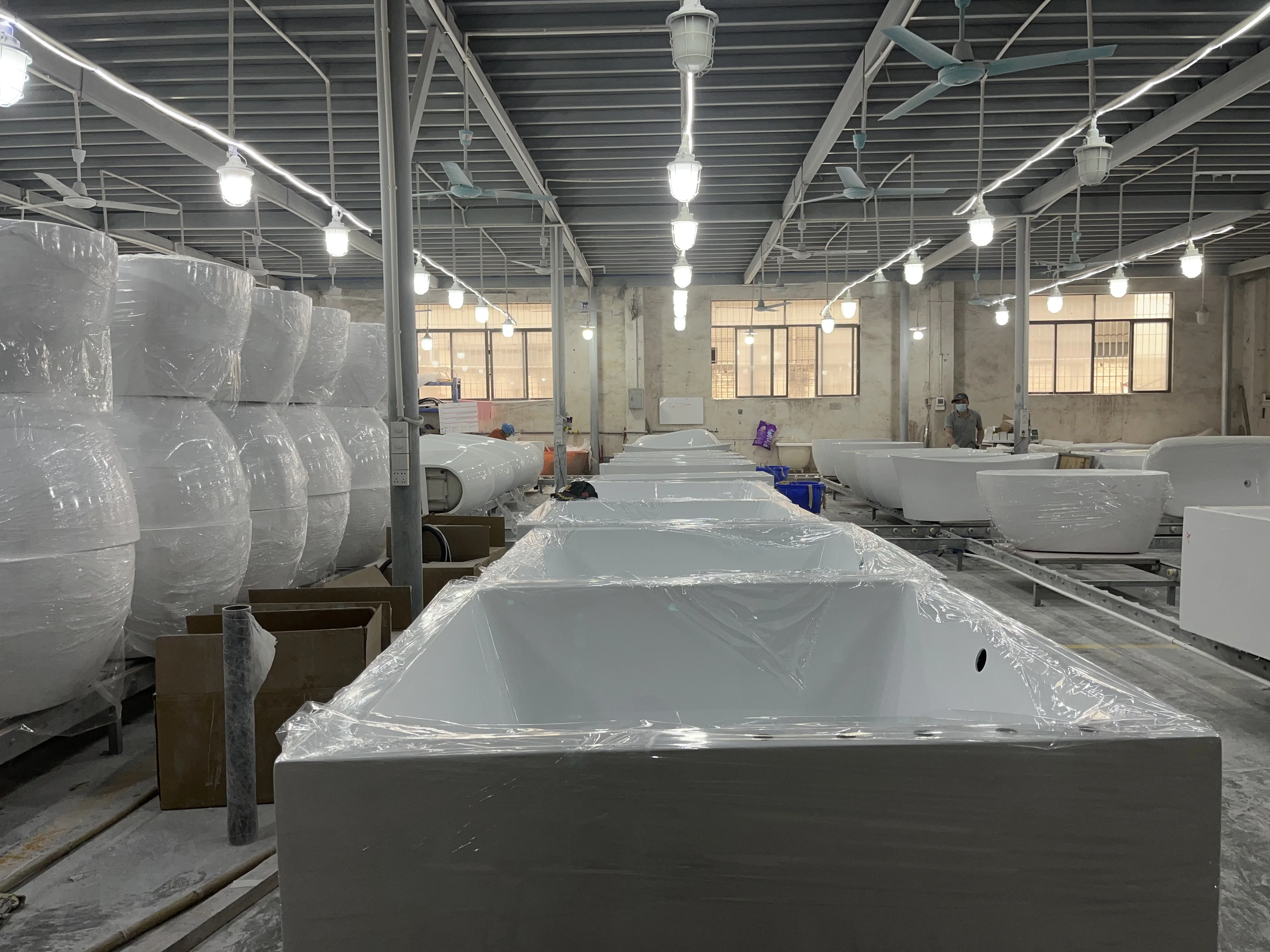 60X32x22 60x30x22 Niche Acrylic Monolithic Bathtub White Rectangular Soaking Luxury Bathtub Bathroom Use Single