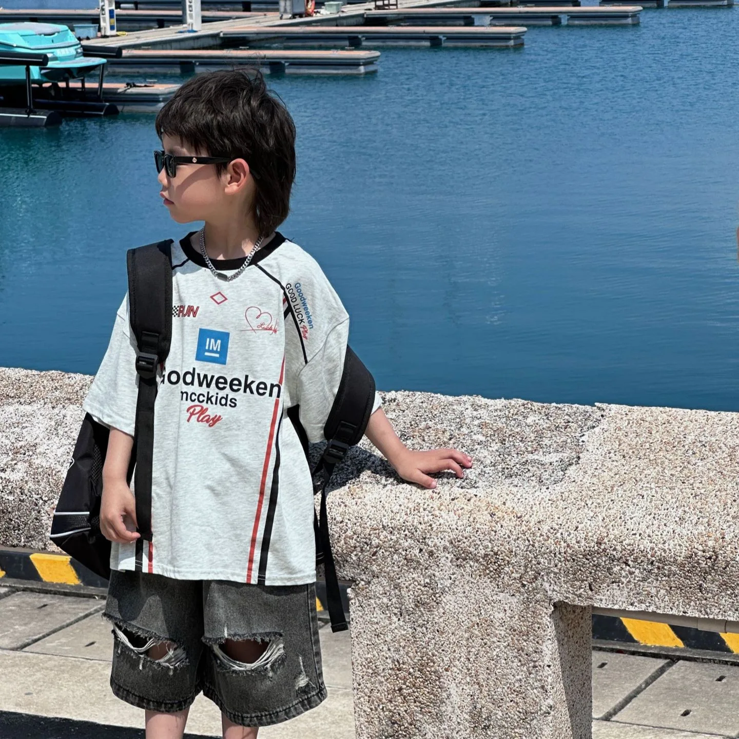 

Новинка лета 2024, футболки для маленьких мальчиков, хлопковые топы в американском стиле с короткими рукавами для маленьких мальчиков, крутые тонкие детские футболки с буквенным принтом для мальчиков