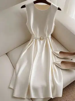 Regular women's dress, for work commuting, leisure and vacation 1