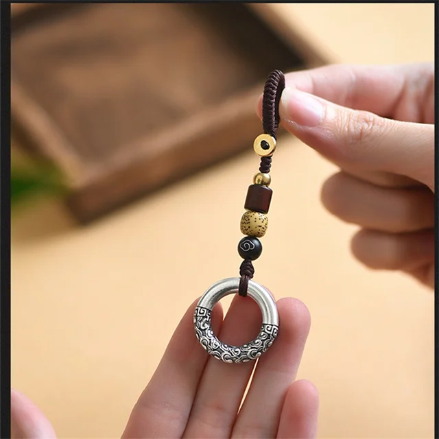 운세를 손에 담은 세련된 자동차 키 체인