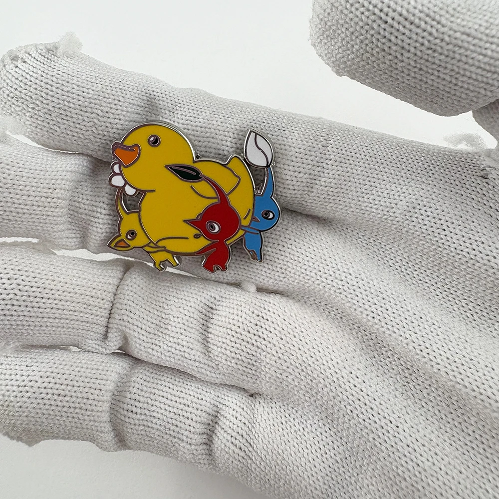 Niedliche Pikmmin- und Enten-Emaille-Brosche, Spielfigur, periphere Anstecknadel, Cartoon-Schmuck, Kindergeschenk, Gamer, zum Sammeln von Souvenirs – Detail 9