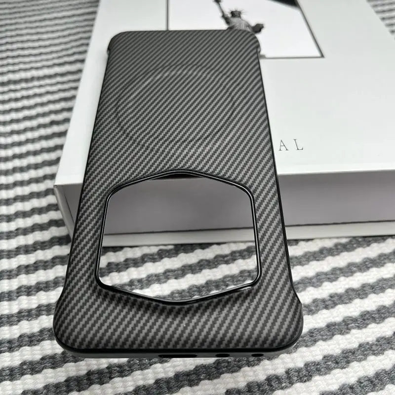 Carbon Fiber Magnetic Wireless Charging Slim Protective Case, Hard Back Cover