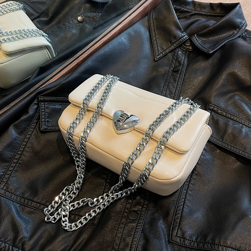 

Luxury Women's Chains Shoulder Crossbody Bags Love Heart Ladies Purse Handbags Soft Pu Leather Female Small Square Messenger Bag