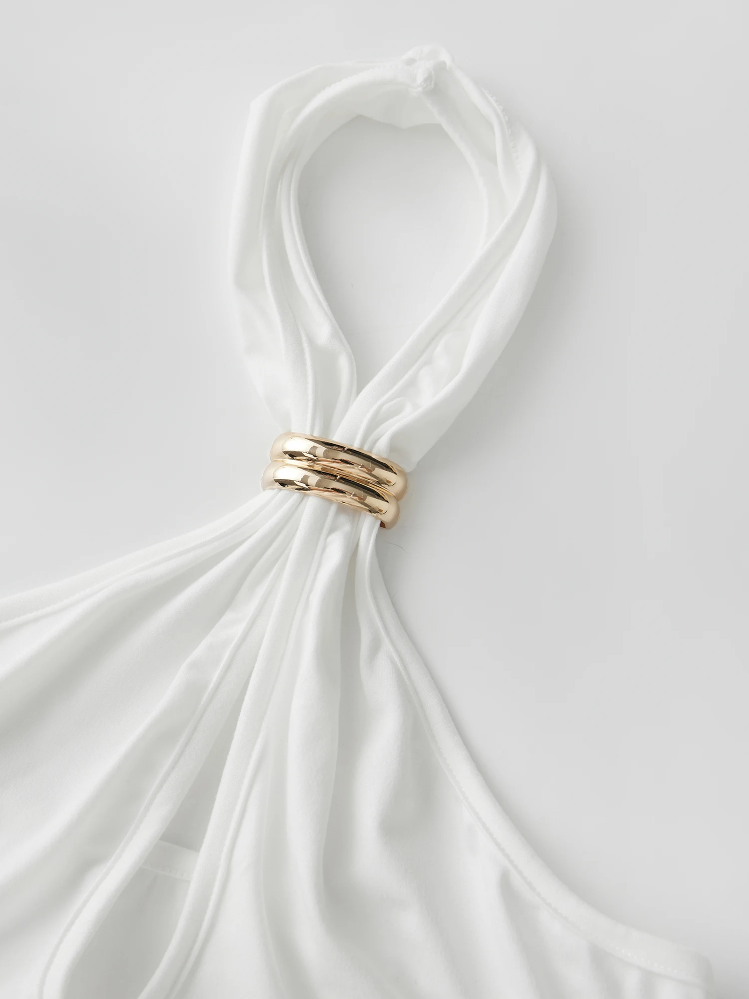 Stylish Women s Sleeveless Halter Top with Metal Ring Detail and Backless Design for Summer Fashion Trend