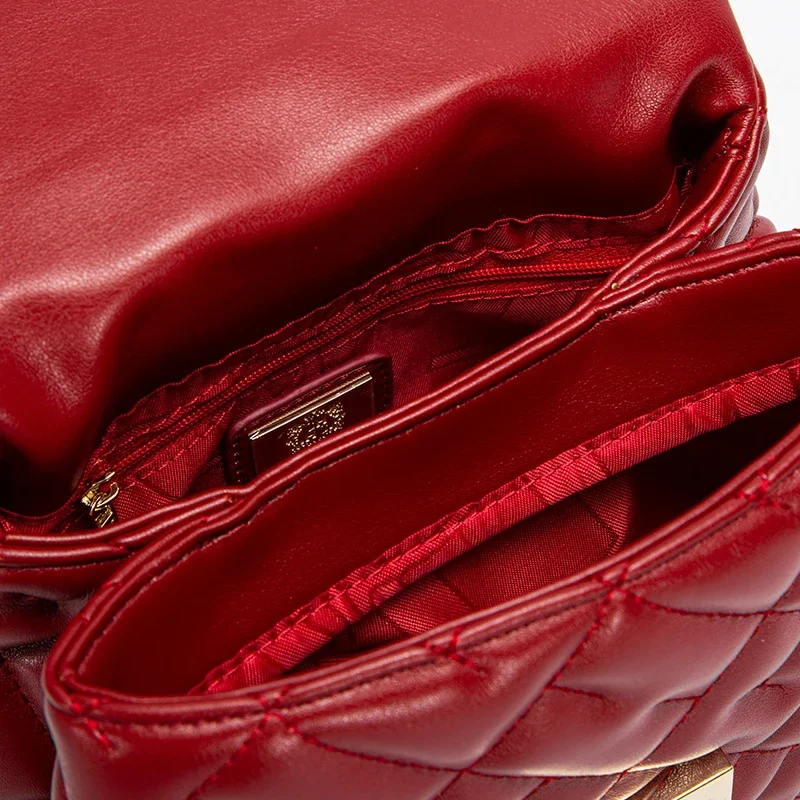 حقيبة كروس نسائية كلاسيكية حديثة لعام 2024، مصممة...