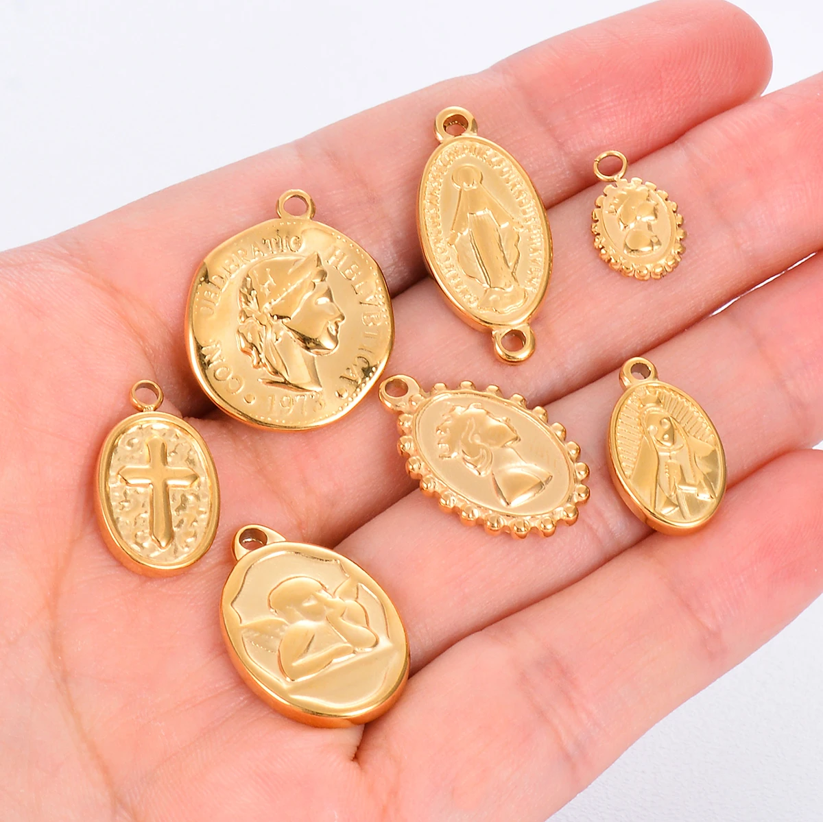 

5Pcs Virgin Mary Jesus Christian Religious Golden Oval Stainless Steel Pendants DIY Handmade Making Accessories Wholesale