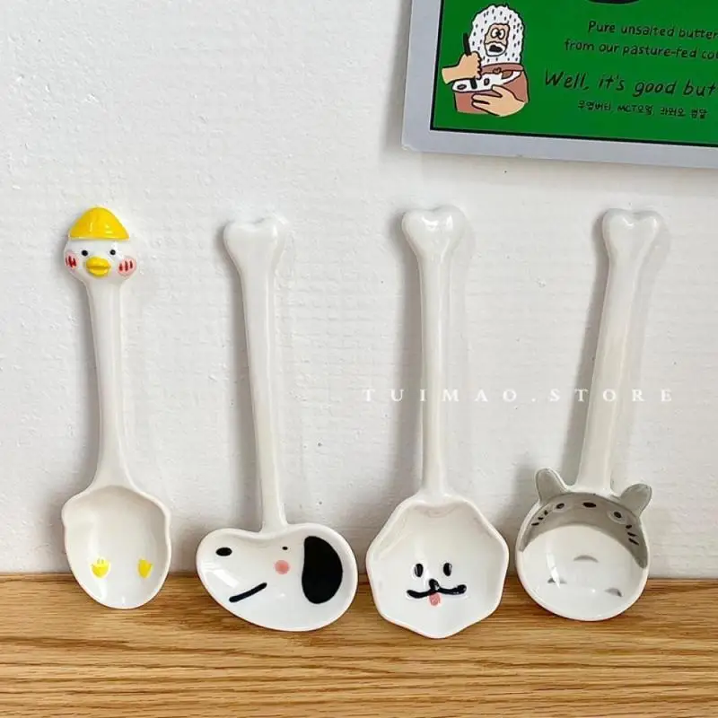 

2024 Miniso Snoopy длинная ложка, кавайная мультяшная керамическая ложка, Корейская бытовая ложка, десертная ложка, столовая посуда из мультфильма для пары