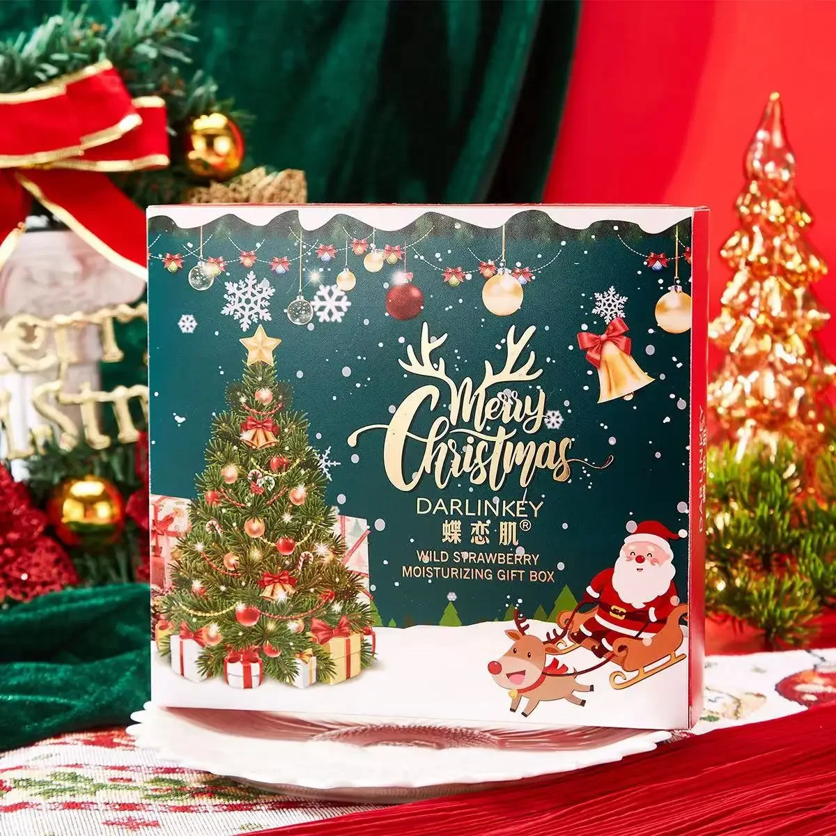 Wild Strawberry Moisturizing Christmas Gift Box Hand Cream Body Lotion Facial Cleanser Combination Korean Skincare Sets Products 2