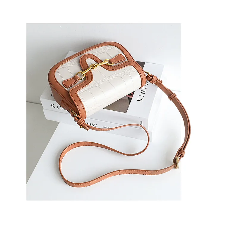 CoCoS 2024 Popular New Fashion Retro Daily Crossbody Luxury Women's Saddle Wide Shoulder Strap One Shoulder Handbag