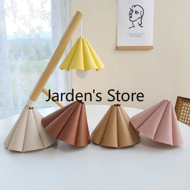 모던 가죽 전등갓으로 집과 정원 밝히기