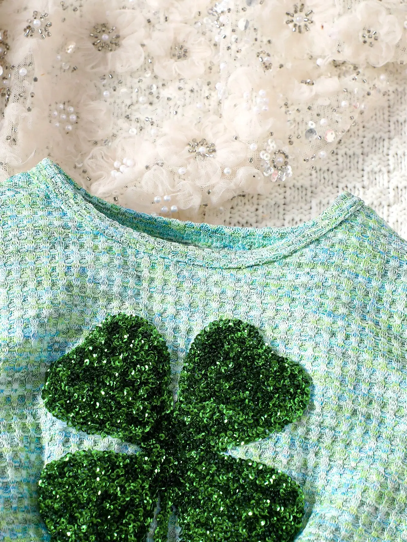 St. Patrick's Day Girls' Short sleeved Bell bottom Pants Set Beaded Embroidered Clover Clover Short sleeved Pants Two piece Set 4