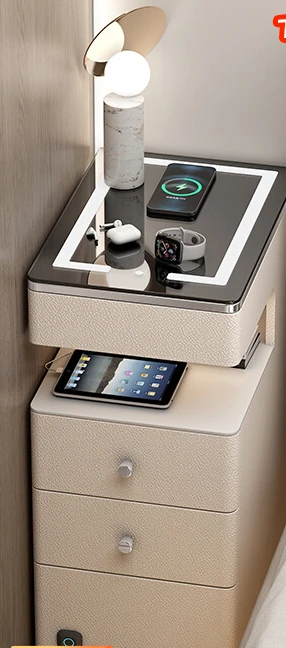 

Прикроватный столик с кремом во французском стиле