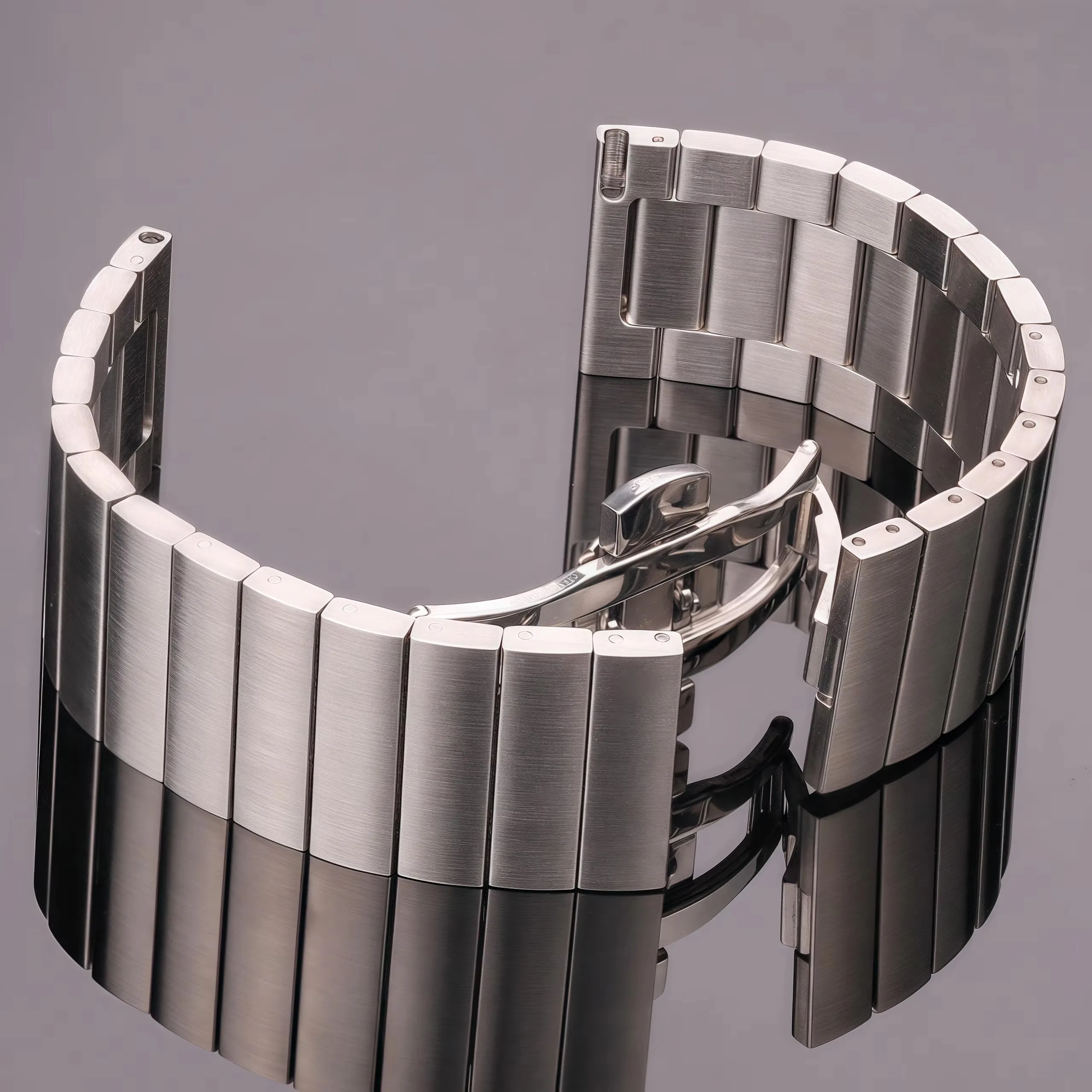 Elegant Solid Stainless Steel Sports Watch Strap in Silver and Black with Easy Quick Release Adjustment