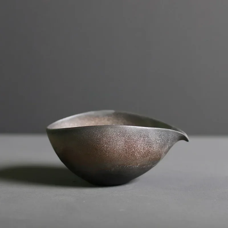 Gilded Irregular-Shaped Japanese Handmade Pottery Tea Divider Cup