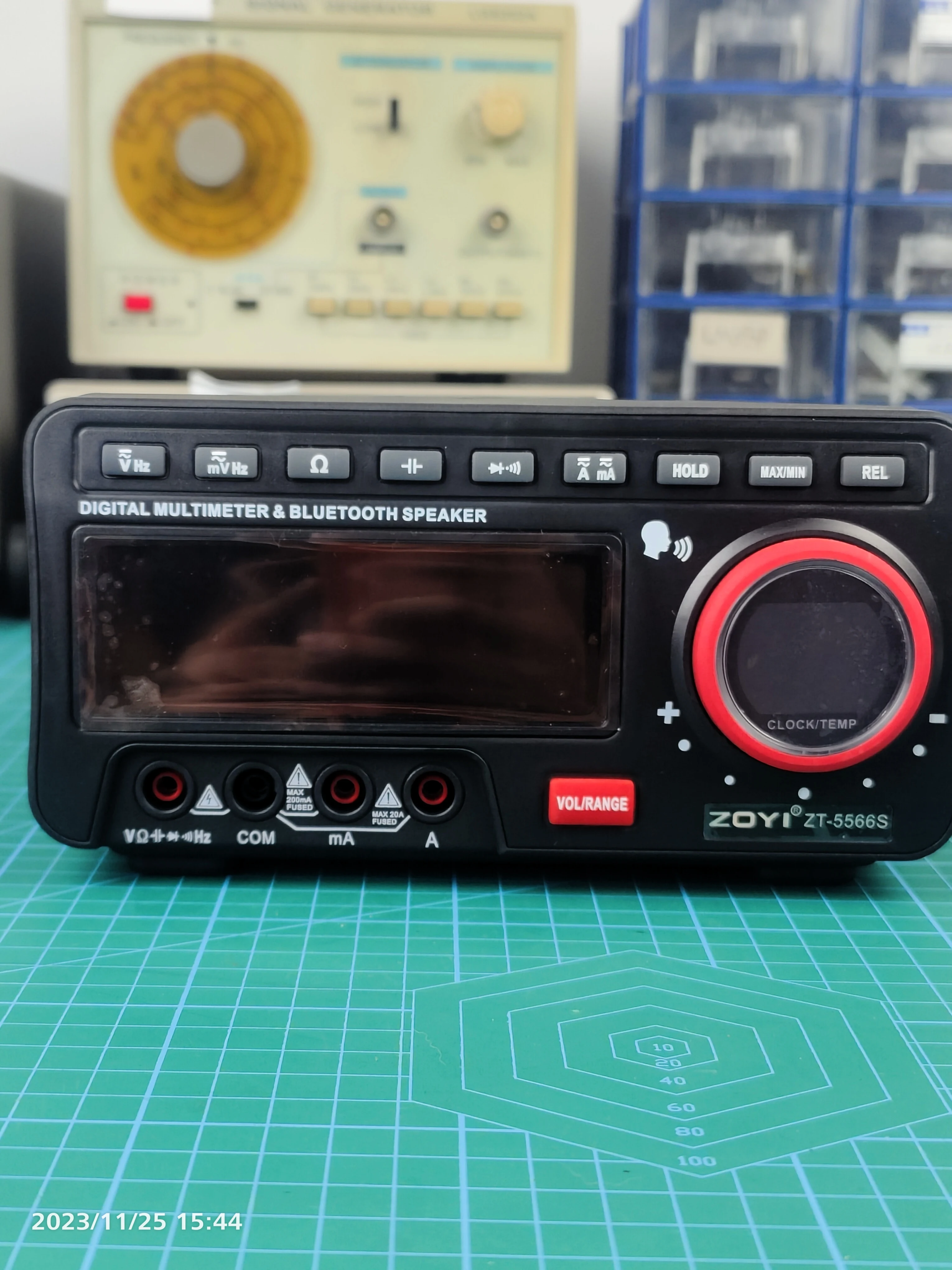 ZOYI Bluetooth Smart Digital High Precision Multimeter ZT-5566S with Burn Protection Data Monitoring and Voice Function Des