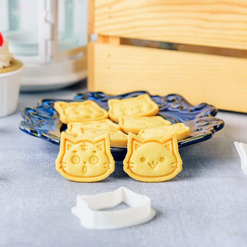 Cookie Cutter Mini Cartoon Cat Biscuit Mold Cute Children DIY 3D Pressing Cat Cookie Cutter Household Baking Tools Fondant Pastry Sugar Crafts
